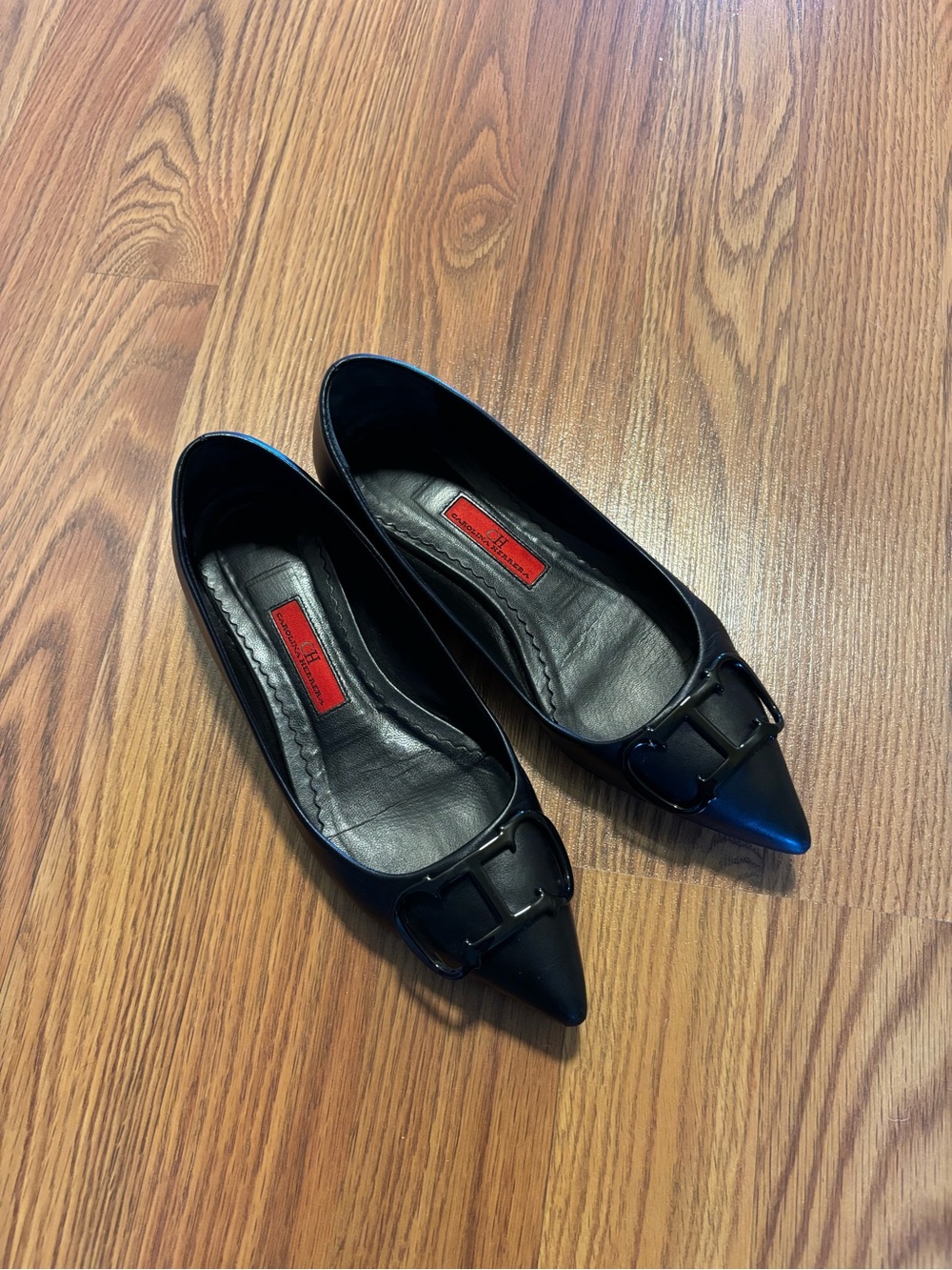 Carolina Herrera Initials Insignia Leather Ballet Flats - Picture 3 of 14